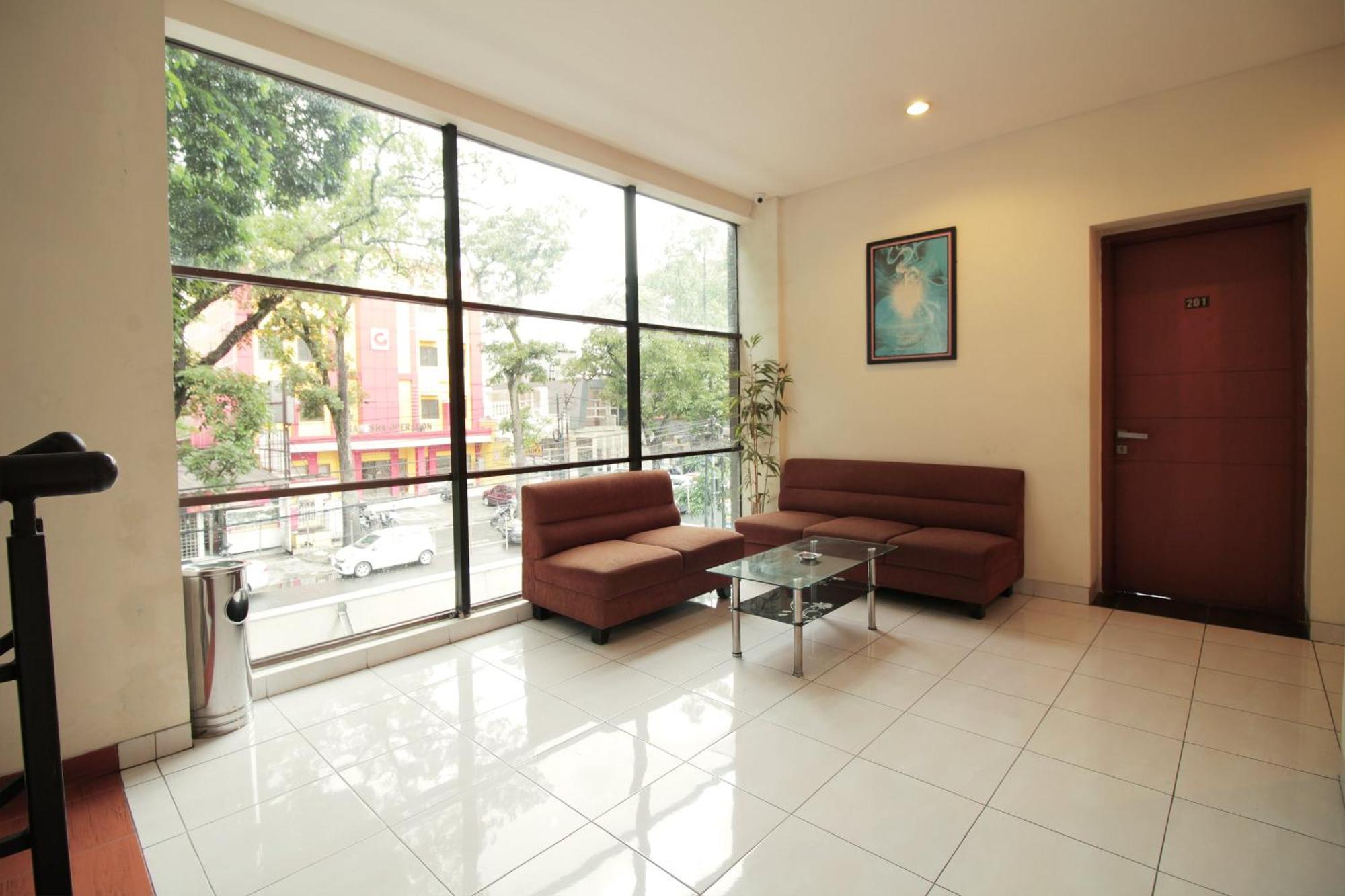Capital O Galaxy Inn Bandung Exterior foto