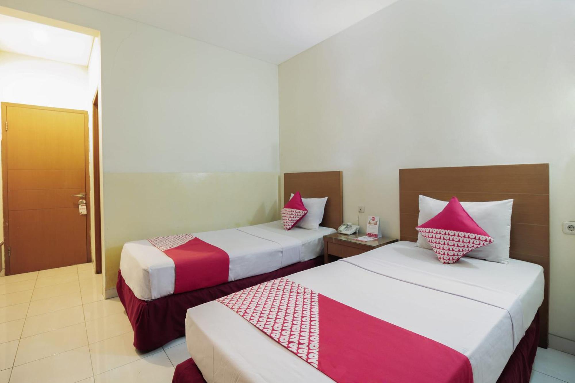 Capital O Galaxy Inn Bandung Exterior foto
